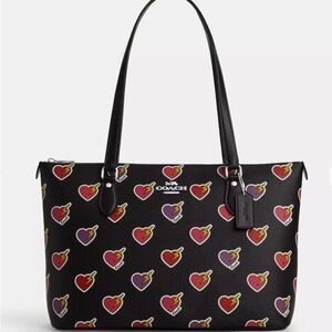 Coach Black Tote HeartBolt w/Matching Wallet